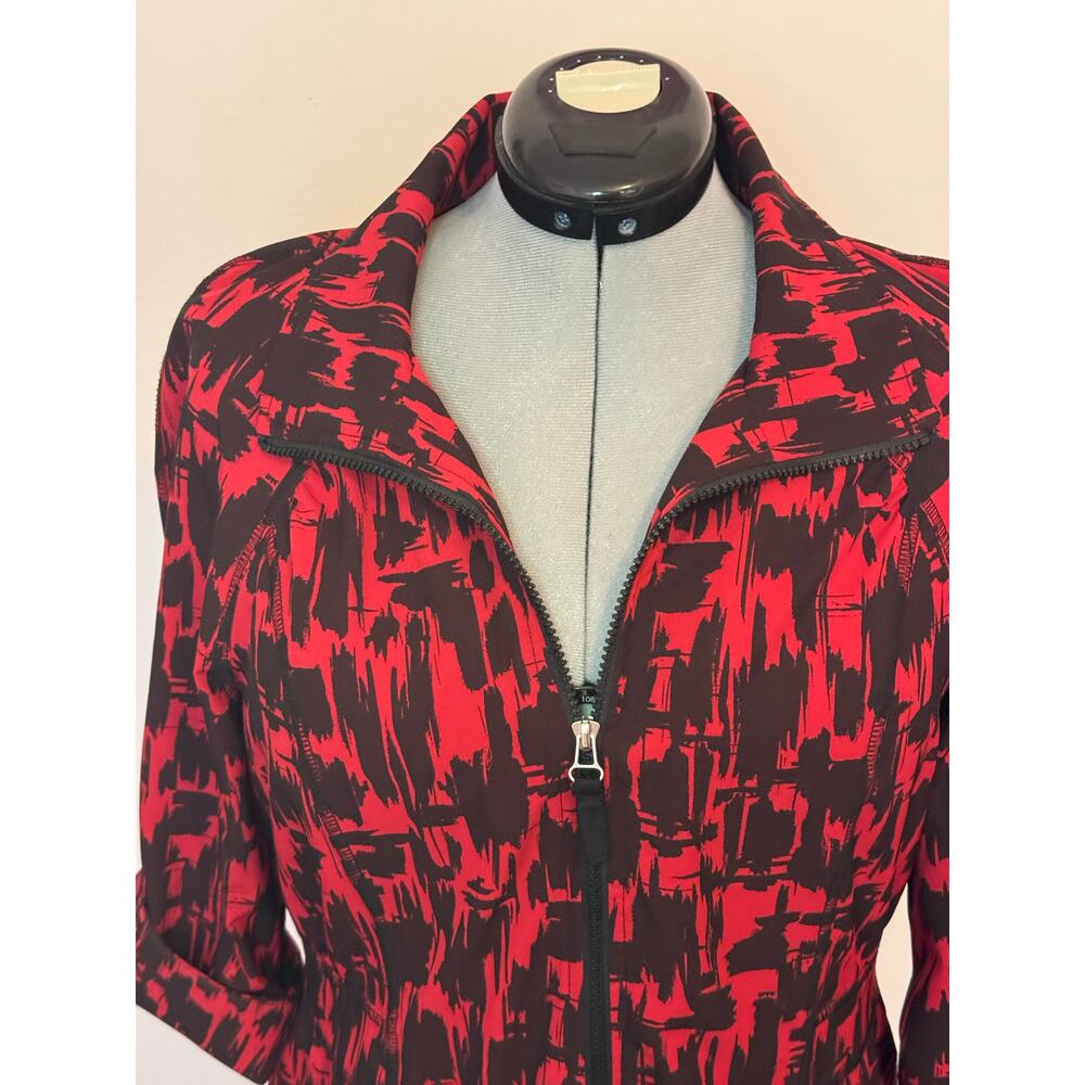 Zenergy by Chico’s Women’s Red & Black Abstract Print Zip Jacket Size 1 (Medium) - Picture 2 of 6